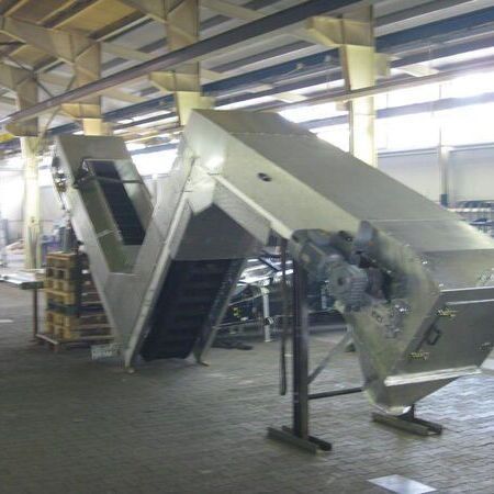 Belt conveyors encapsulated in stainless steel
