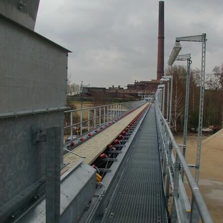 Corrugated belt conveyor encapsulated galvanized