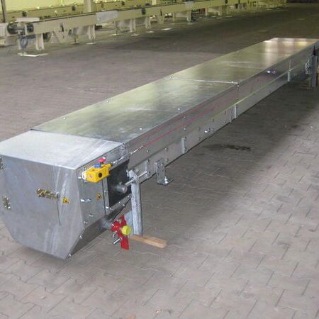 Silo feeding by means of belt system
