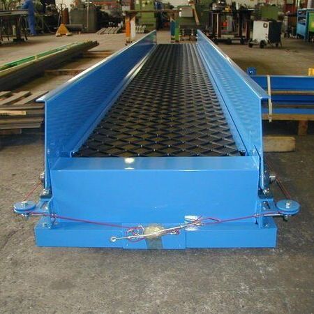 Movable belt conveyor