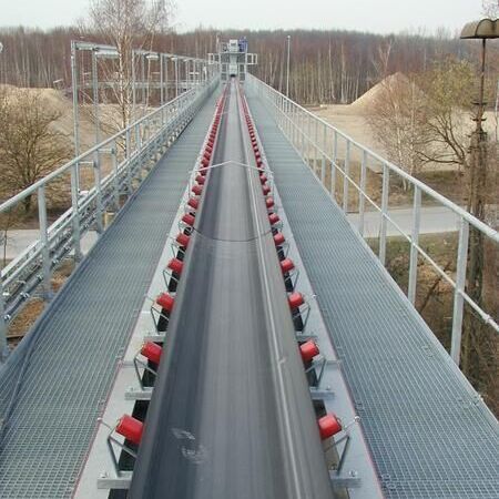 Corrugated belt conveyor encapsulated galvanized