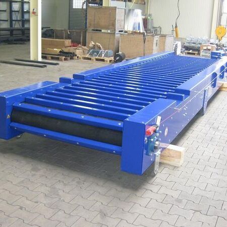 Discharge belt under 40 ton silo