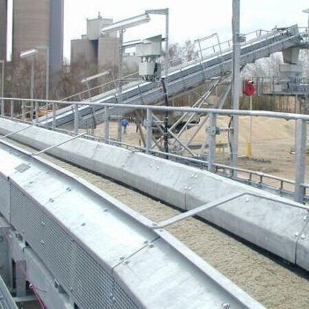 Continuous racking unit for loaded one-way and Euro pallets